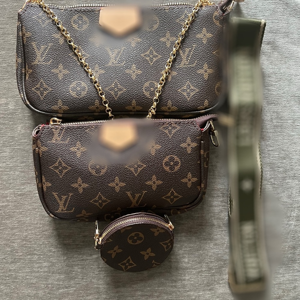 Multi Pochette/ green strap